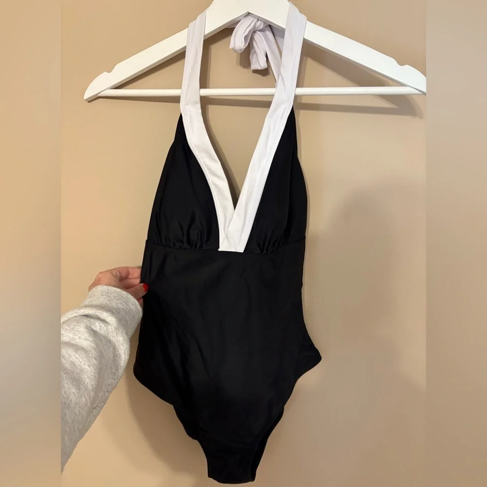 Cupshe Black and White One-Piece Swimsuit NWTs Size Medium - Picture 5 of 8